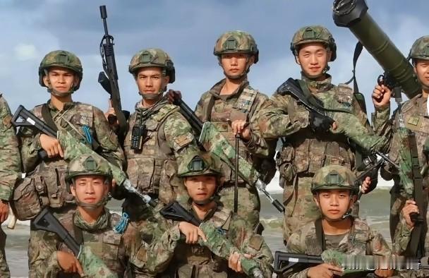 国内步枪迷彩皮肤的那点事，最怕专业变外行！
先从图一的这张摆拍图说吧，居然有人说