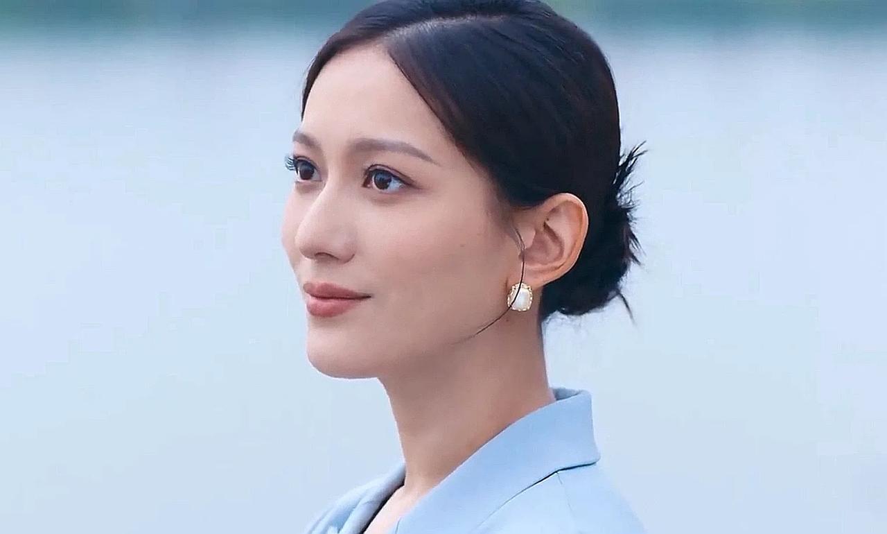 《我叫赵甲第2》亦正亦邪的蔡言芝被三问搅乱了心，感情复杂难以言说，亲情、母爱和爱