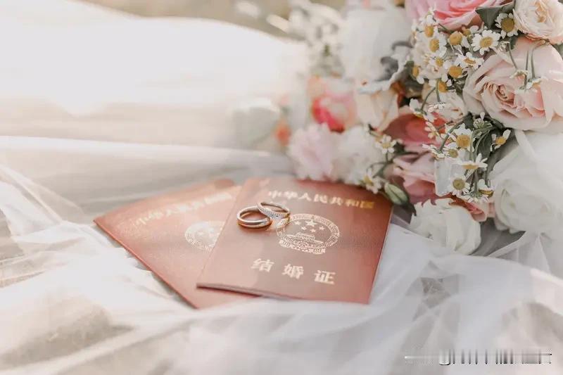 不管你当年嫁给谁，怎样选择都是嫁给了你当时的认知及匮乏后来之所以悔悟与反省，是因