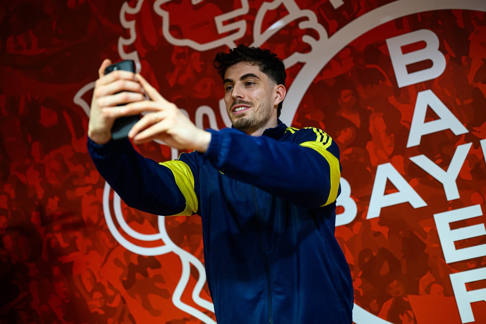 药厂官方热烈欢迎小凯回家！勒沃库森vs阿森纳