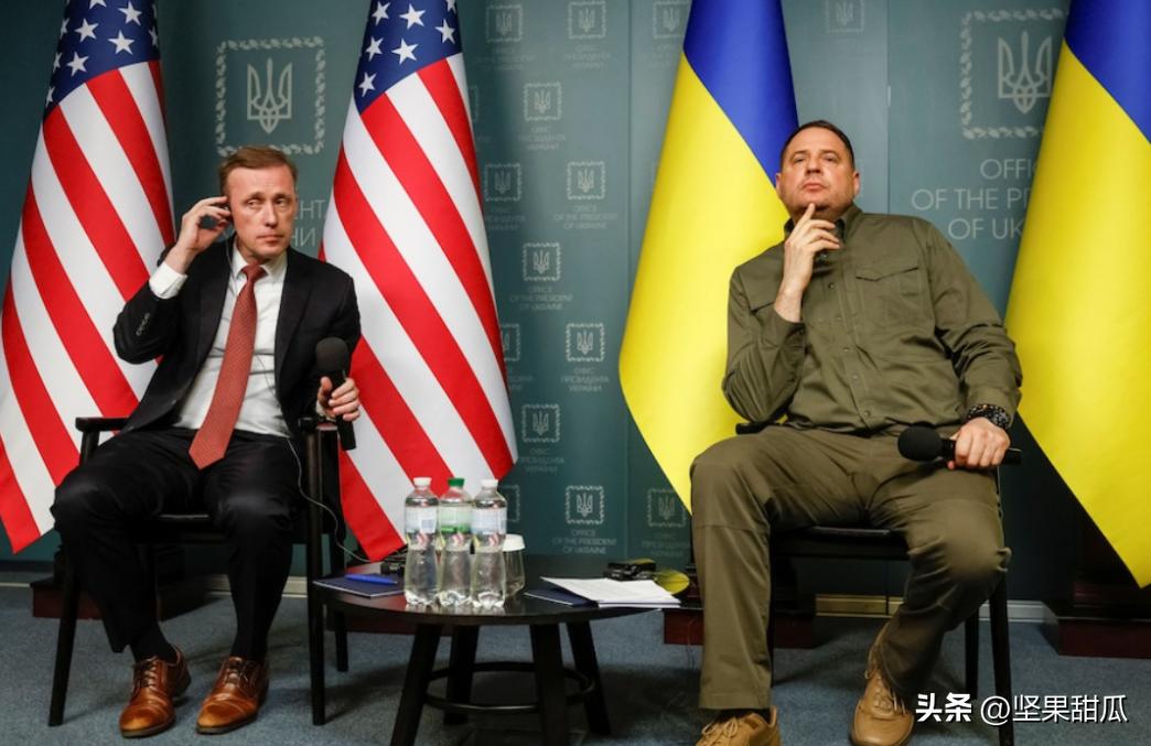 人还不够。针对乌克兰总统泽连斯基不断要武器，美总统安全顾问沙利文回应到，赶紧去动