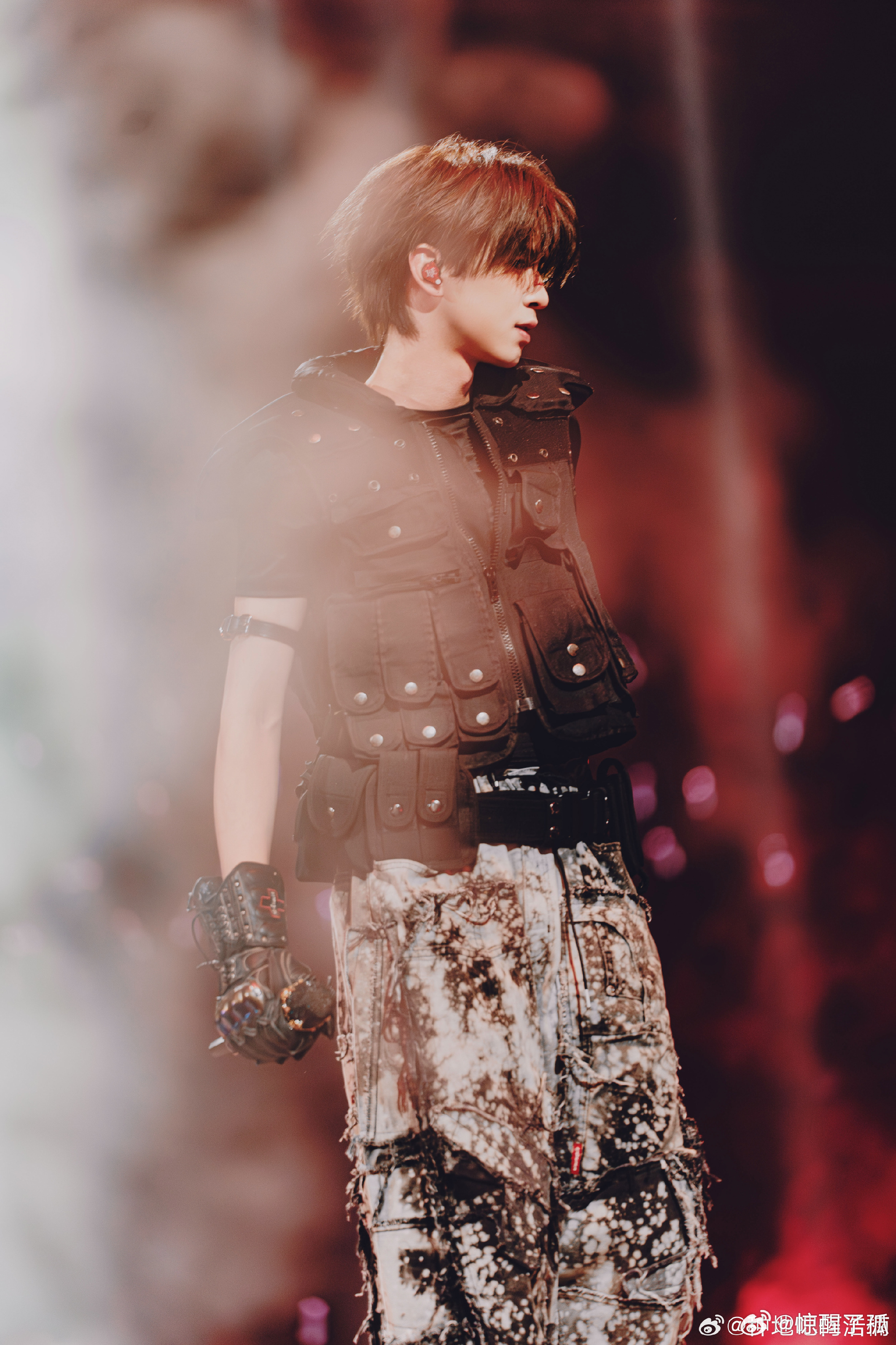 何浩楠何浩楠偏要自己直播 拒绝安排偏爱独自直播，原汁原味的真实感最难得，不用刻意
