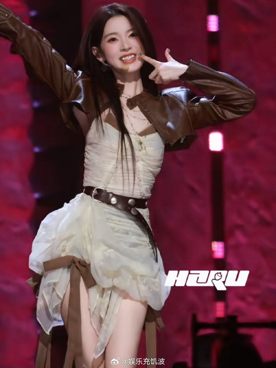 陈瑶戏腔乘风2026陈瑶戏腔太让人惊喜了！唱功稳定还暖心帮唱，姐姐们太团结了 