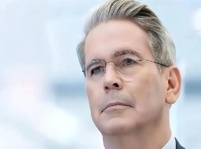 美国财长撂下狠话：政府停摆40天，经济真要顶不住了？  

这次美国联邦政府关门