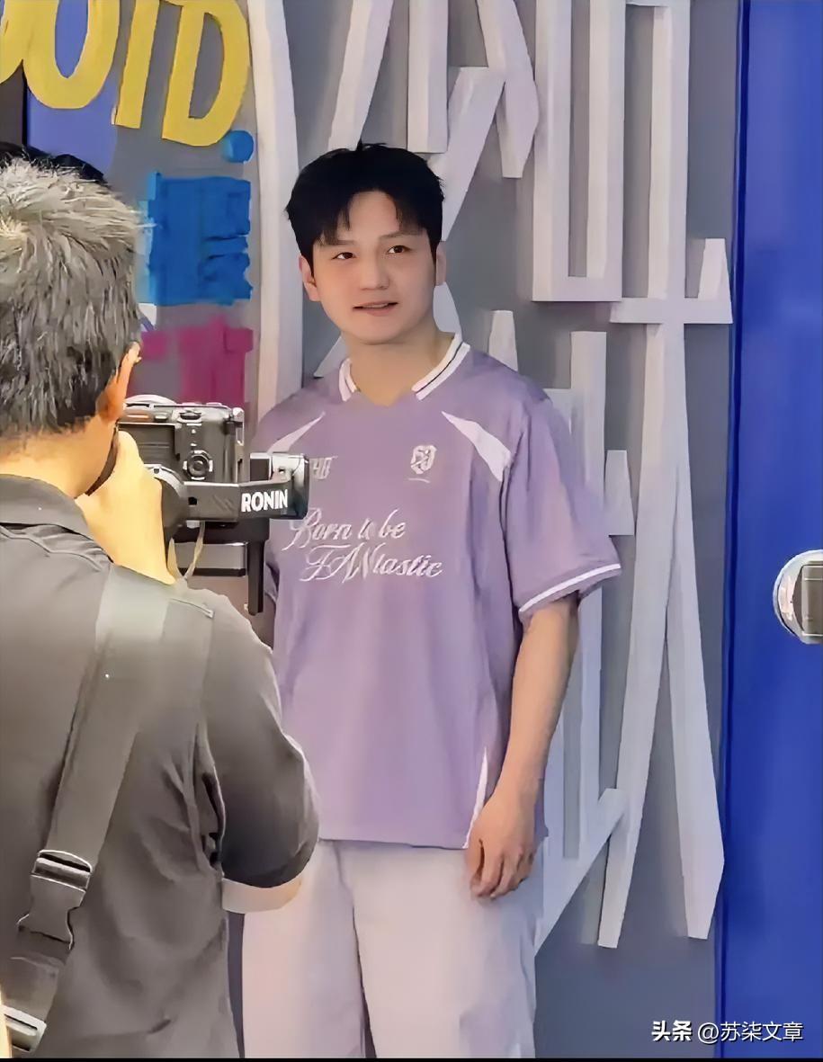 安踏估计都后悔了，
后悔为什么没早点请樊振东代言！
原以为安踏非公开活动，不会有