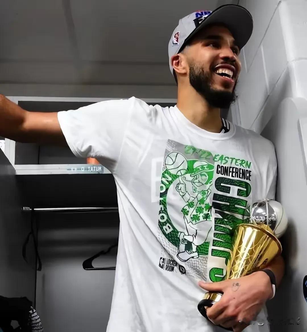 26岁的塔图姆赢麻了！

1，东决MVP

2，NBA总冠军

3，最佳一阵3次
