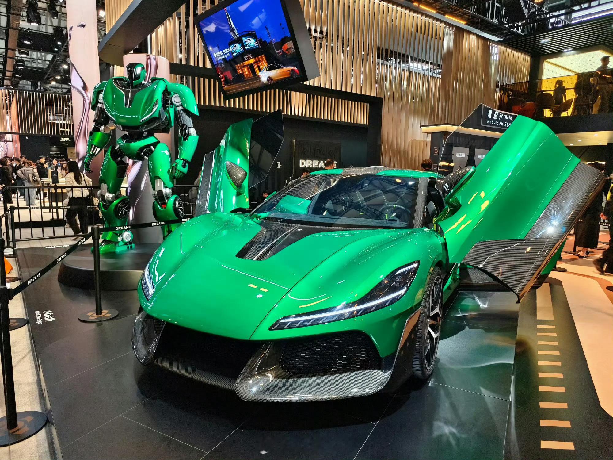 追觅汽车价格追觅汽车亮相，对标小米SU7 Ultra，预计50-60万左右追觅这