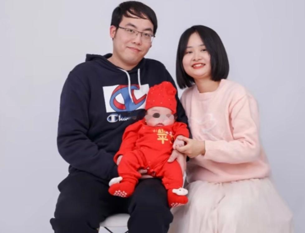 景德镇这个幸福的三口之家被无故撞死，拉扯了一年多肇事者却只判了个死缓。和女友吵架