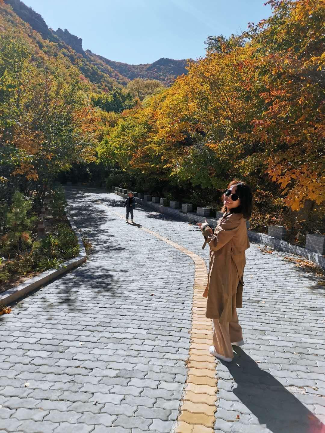 #很多重要的事都挤在二十岁到三十岁#生活看起来每天重复，早起，上班，吃饭...但