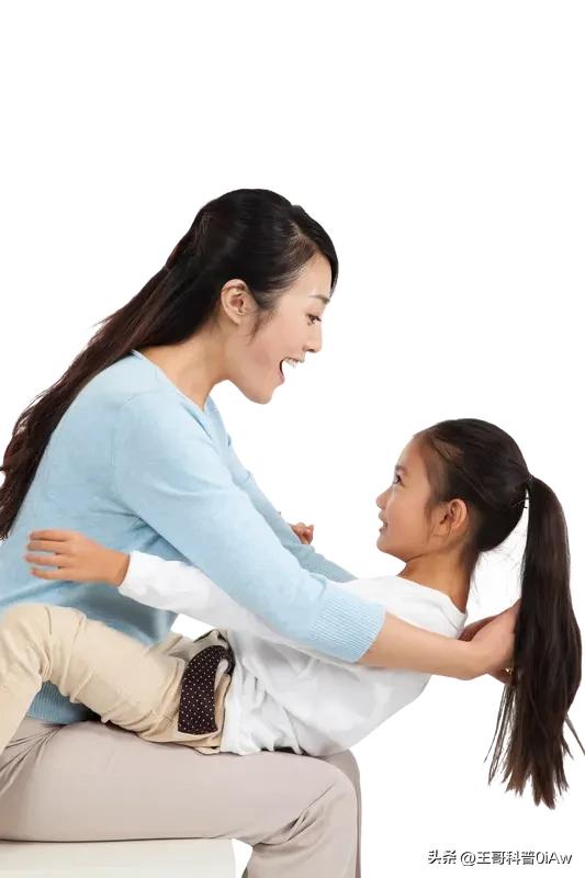 母亲出轨大概率会影响女儿行为。从心理层面看，女儿会困惑、失落、愤怒，像我认识的一