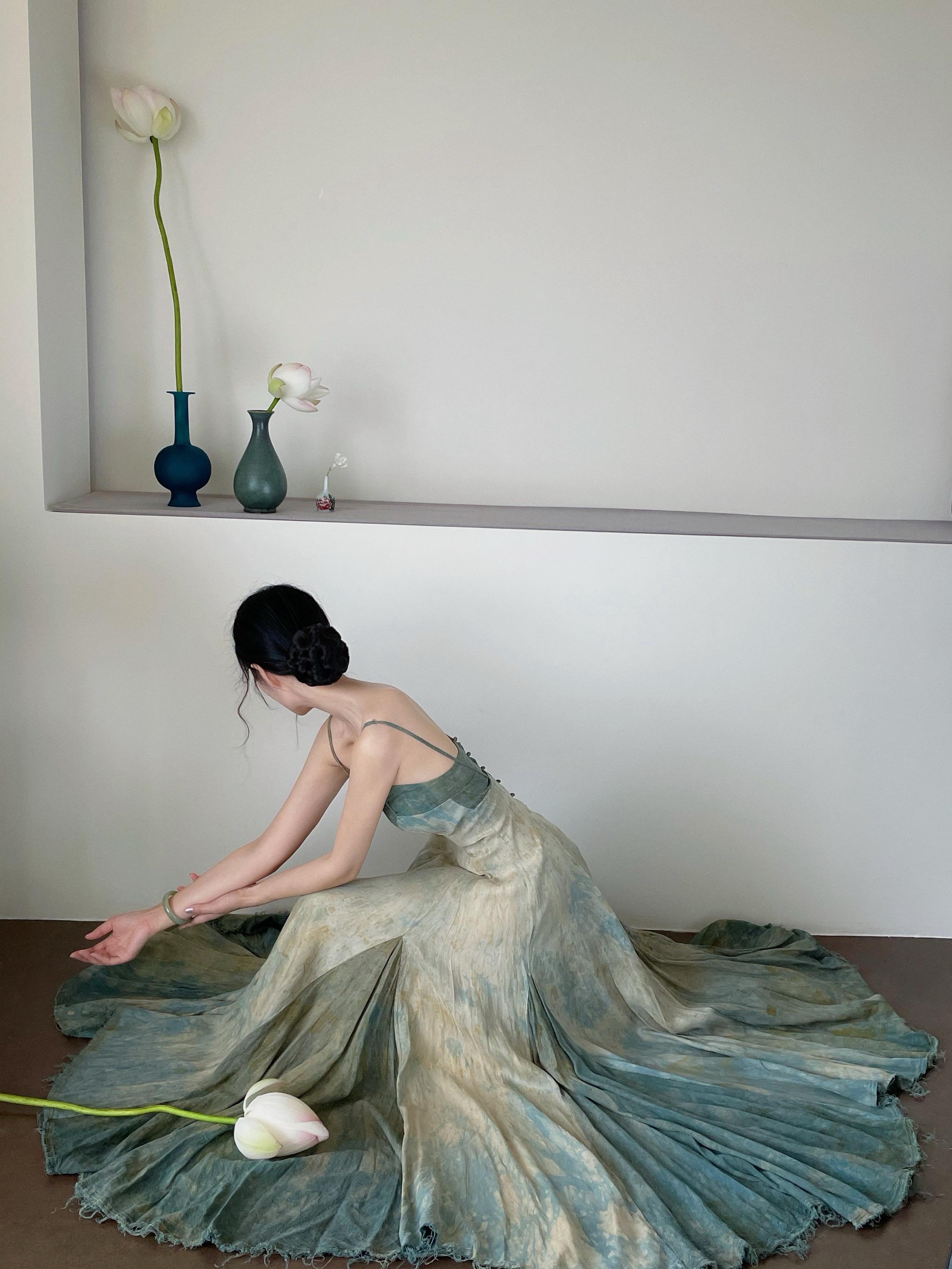 山有扶苏，隰有荷华