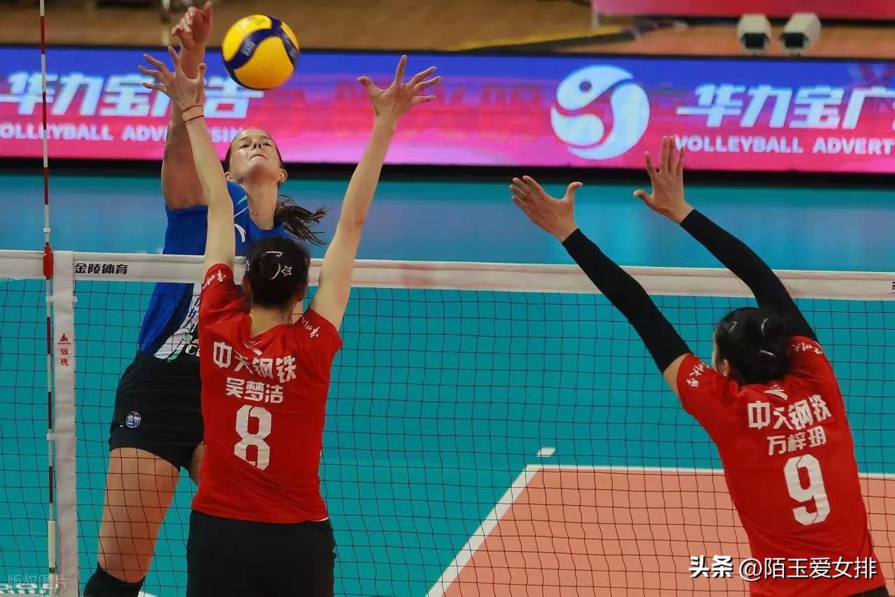 蔡斌恐怕要白忙活一场了！
排超联赛总决赛江苏女排三比零横扫上海女排
这是本赛季上