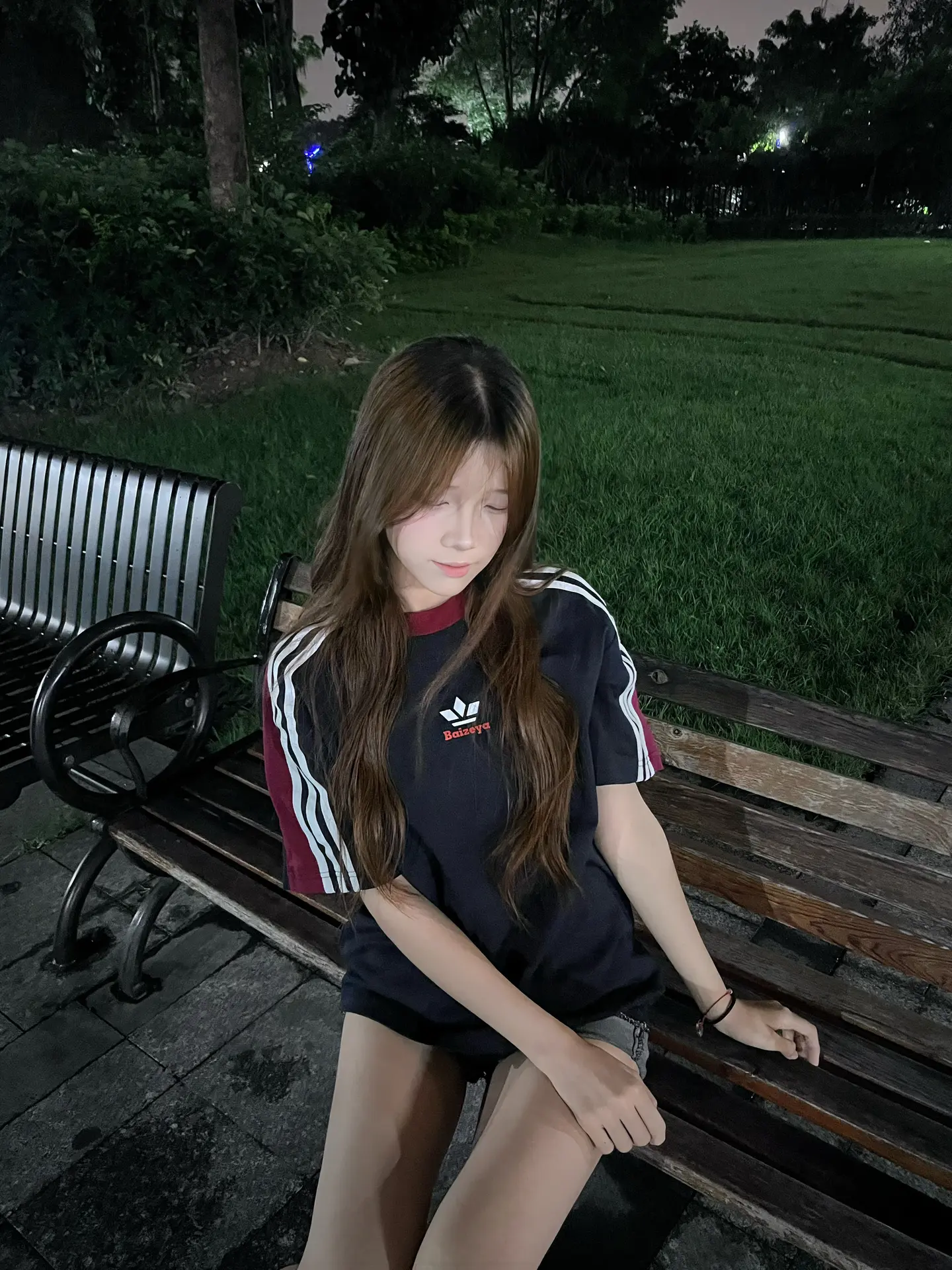终极一生  如果非要等一个人的话  我想找一双为我流眼泪的眼睛  和永不放手的人