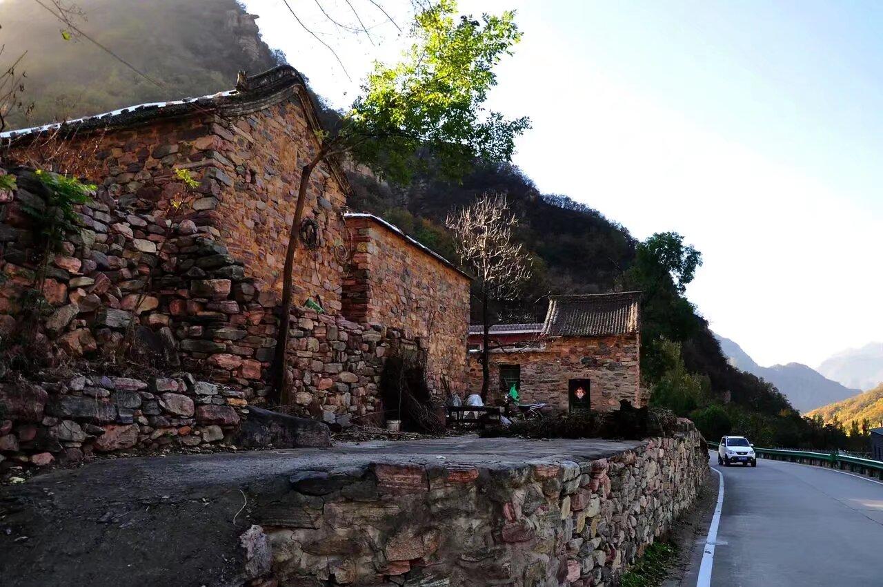 成熟的标志不是会说大道理，
而是开始去理解身边的人和身边的小事情，
去体谅，周遭