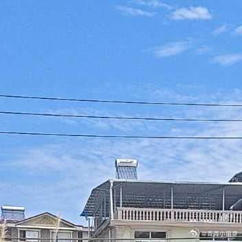 年岁渐长慢慢懂得，成年人的日常自带戏份，克制躁动收敛委屈，时刻扮演情绪平稳的大人