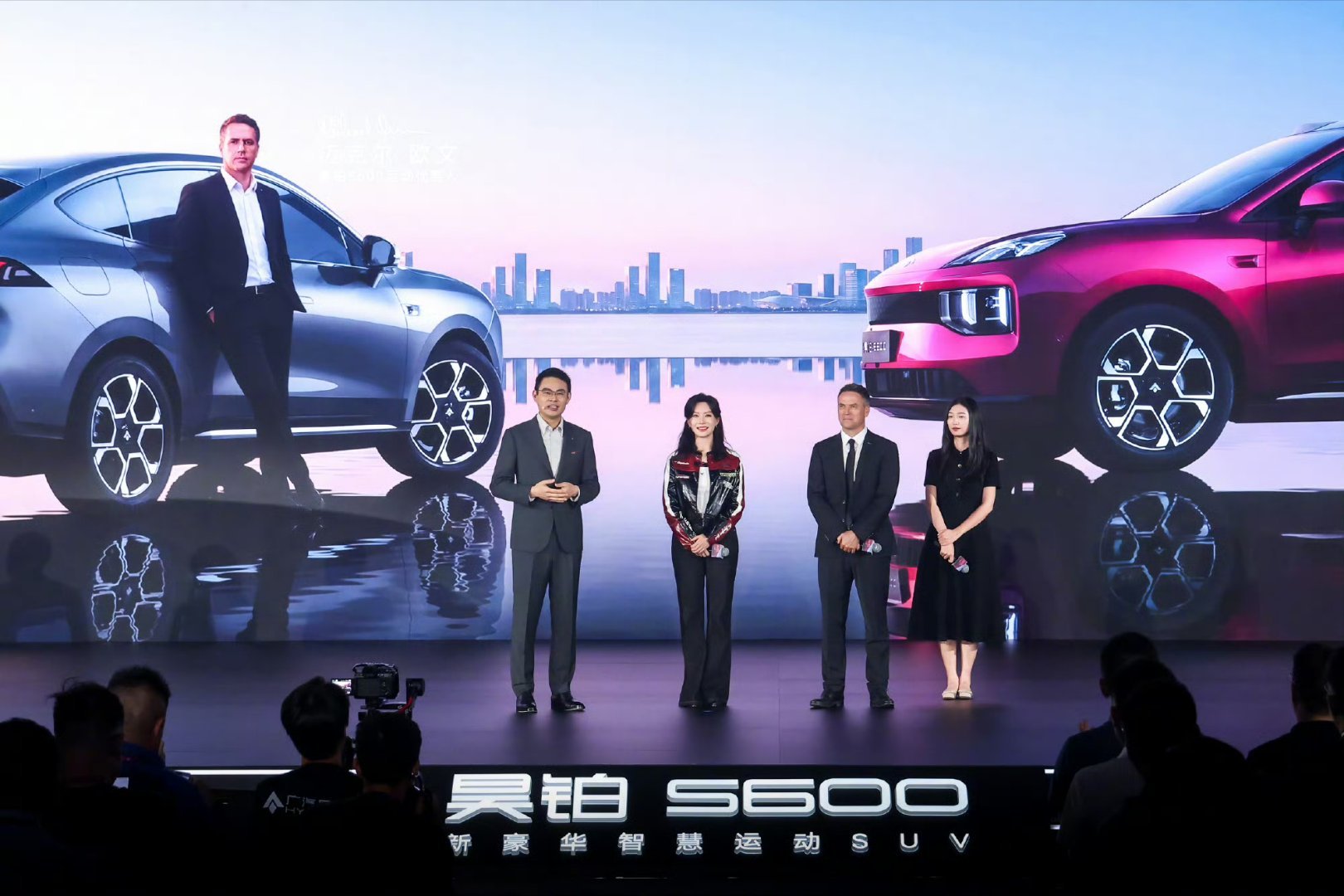 20万出头就能买四驱空悬中大型SUV昊铂S600的预售价来了，18.89-20.