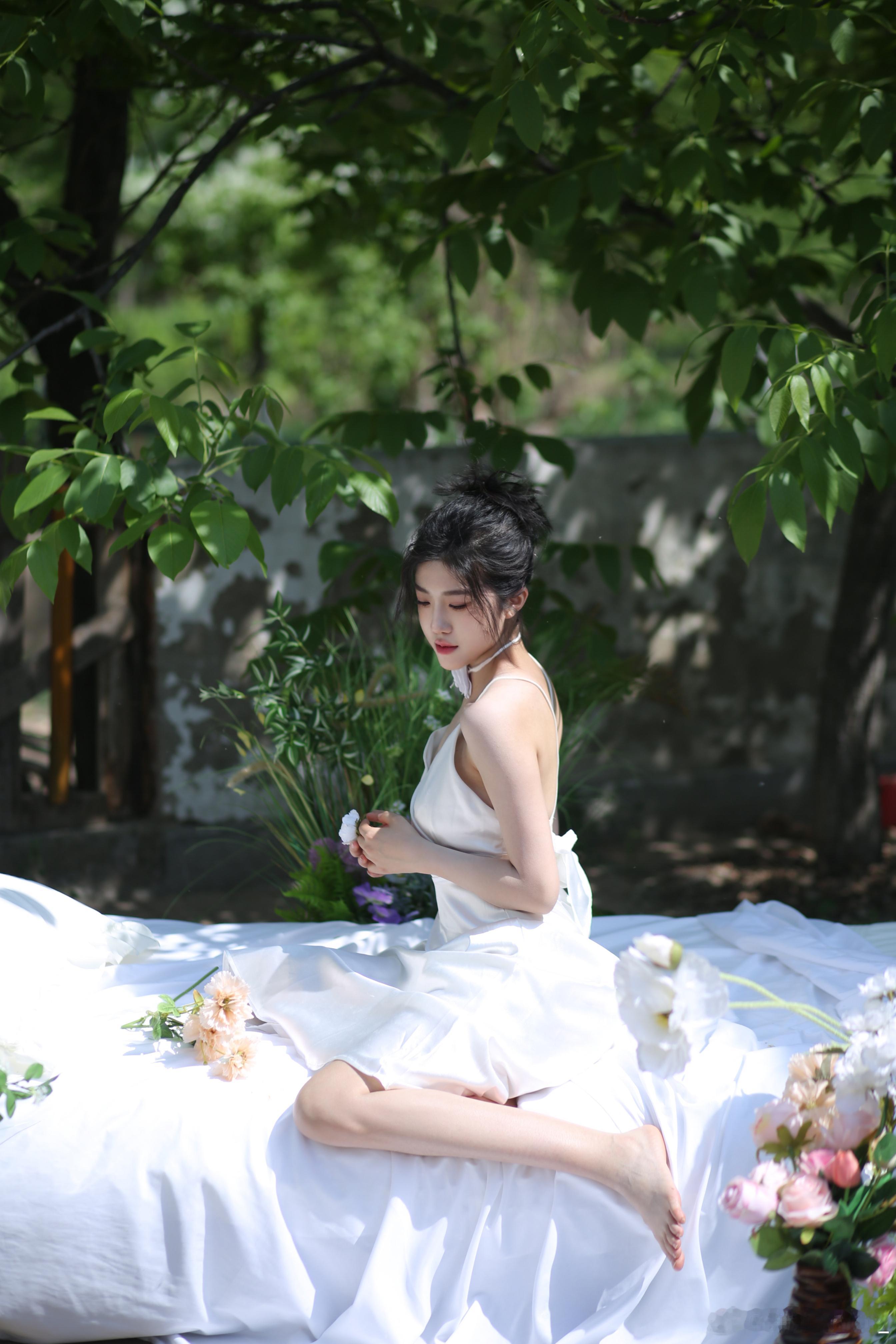 生命久如暗室 不妨碍我明写春诗  ​​​