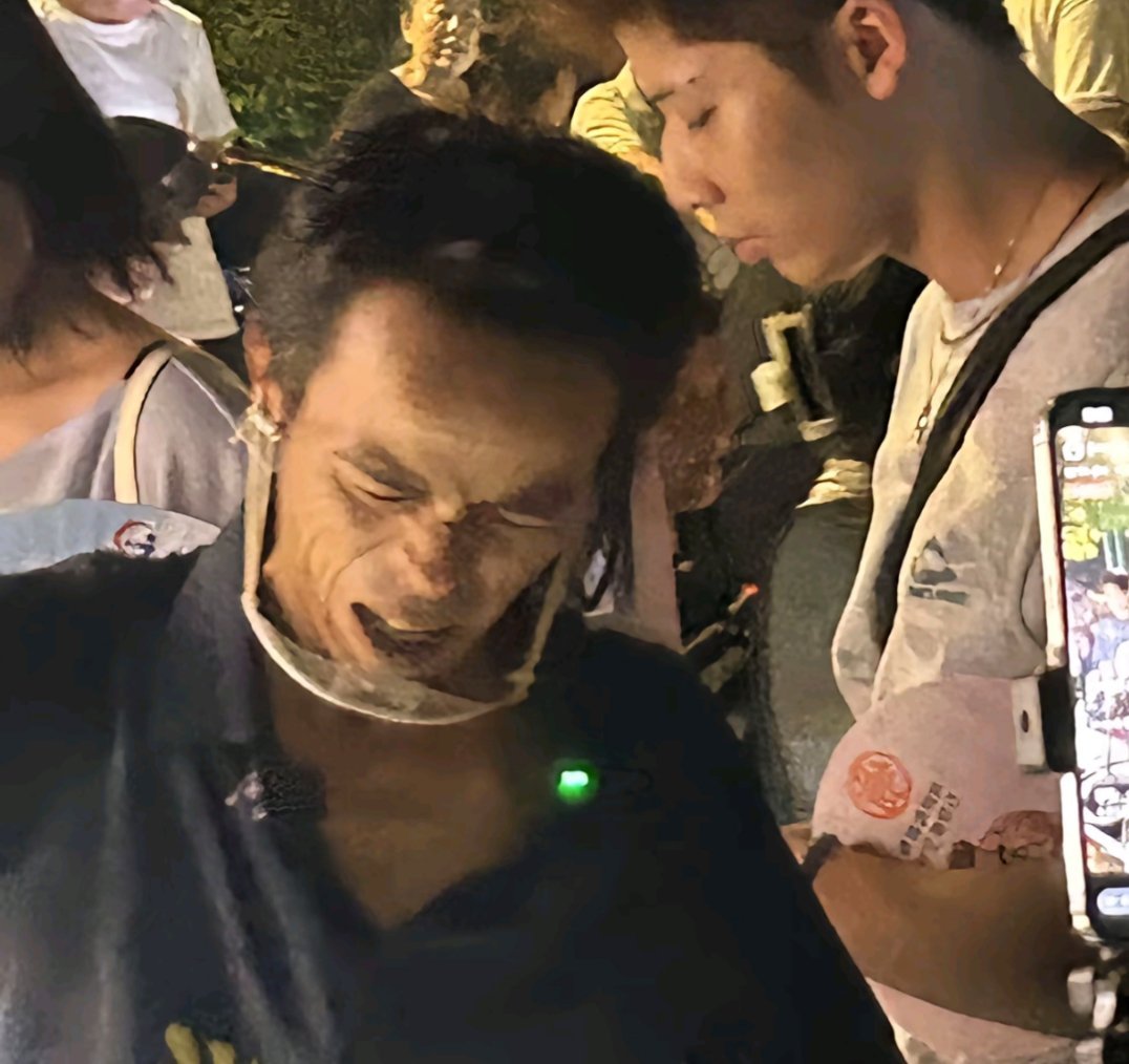 鸡排哥太累没说话被指没有情绪价值国庆期间的鸡排哥： “我已经没有理由再让你等了，