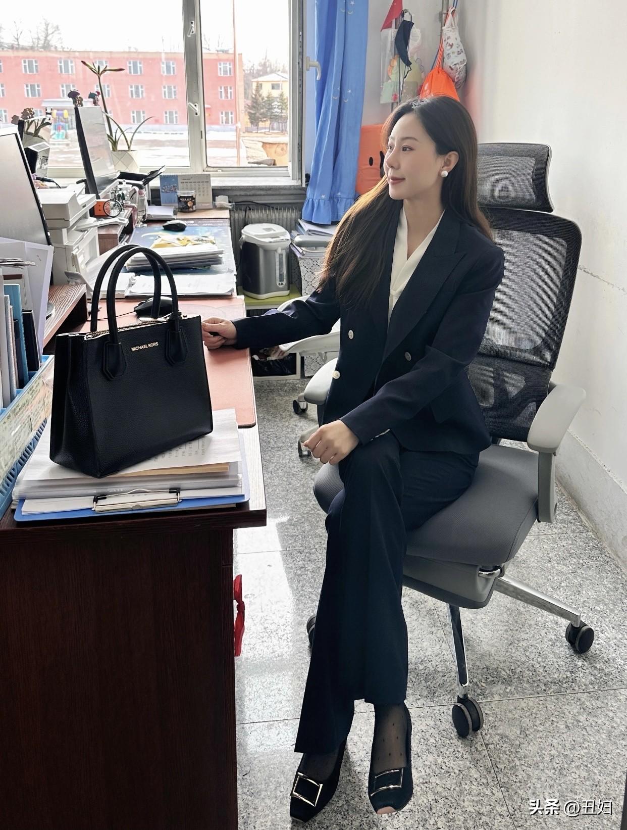 女人的容貌和才华到底哪样更吸引人综合来说，两者都有各自的吸引力。