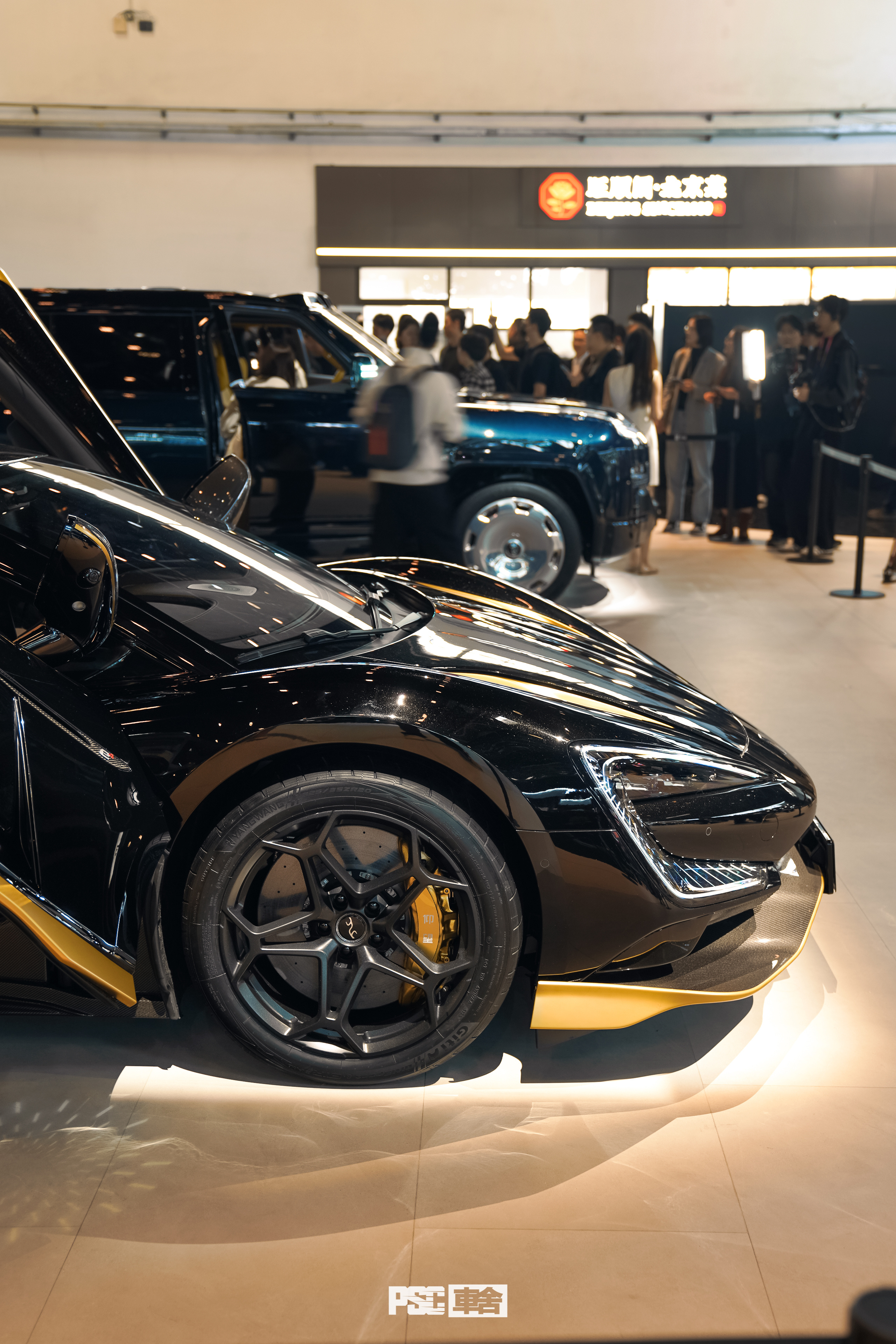 今年北京车展里不可错过的展台必须得有仰望的一席之地，无论是近期拿下了极速和圈速两