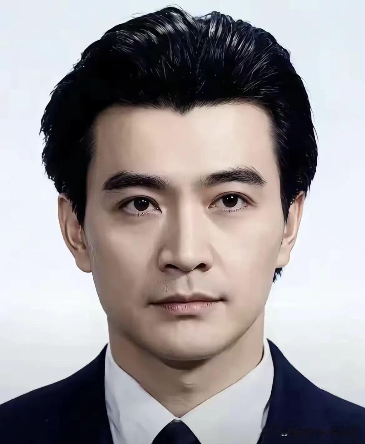 周里京、柳云龙都曾是男演员里演技好演技比较高的男人，相比之下，你比较喜欢谁呢？