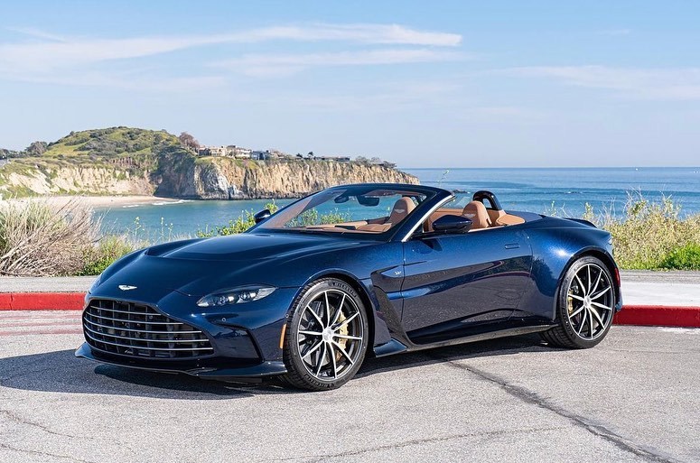 阿斯顿·马丁 V12 Vantage Roadster ​​​