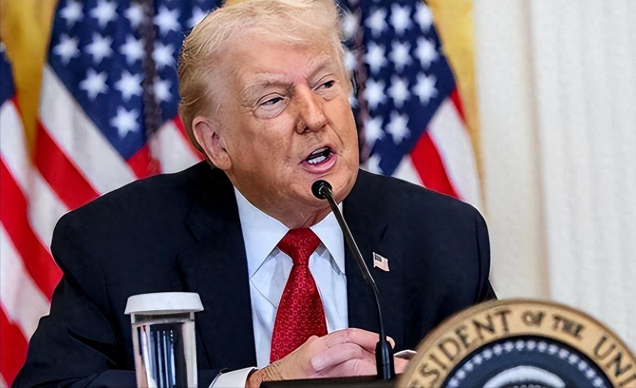 美连发6道撤离令，伤亡人数曝光！伊朗致电北京，中方斩钉截铁
-
德黑兰上空的硝烟