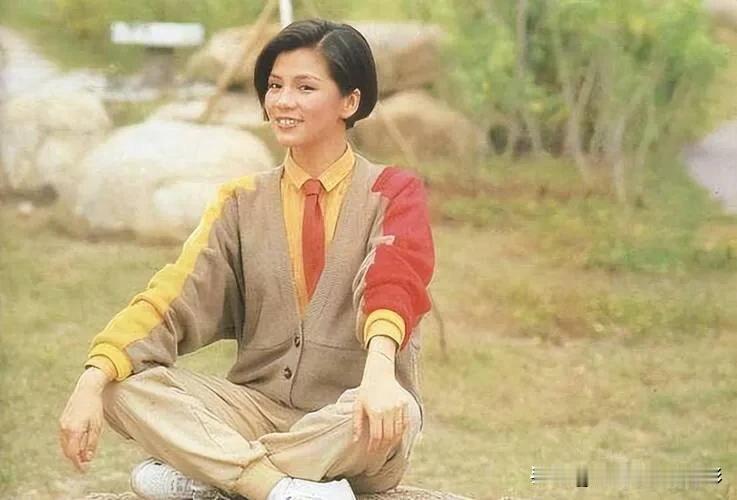 冬日生活打卡季你的笑容，就是最温暖的阳光☀️翁美玲