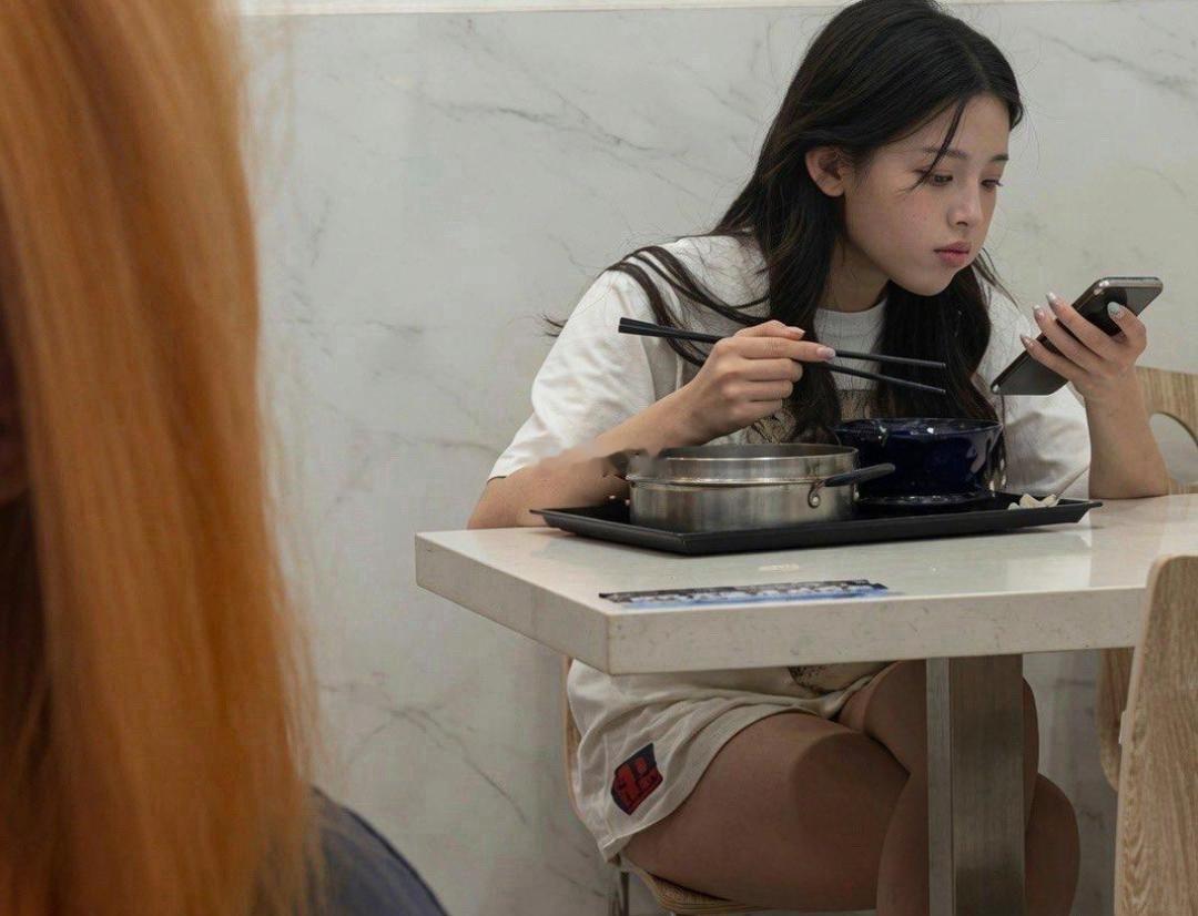 当初厂里的杨超越，谁能想到未来会成为顶流 