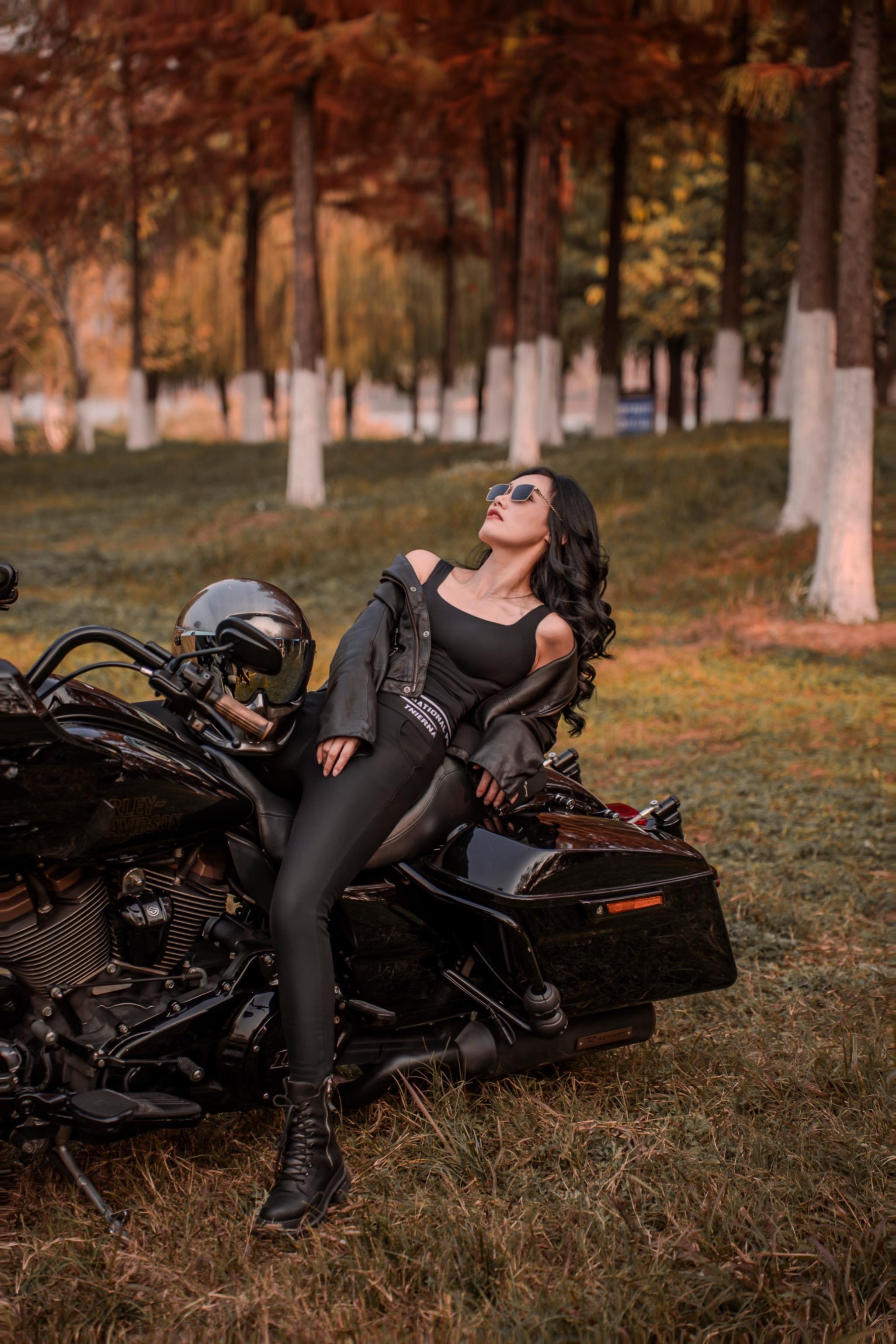 “天下流氓 哈雷为王”