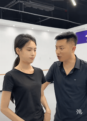 我第一次在垫子上自己试了一次就成功了![大笑]