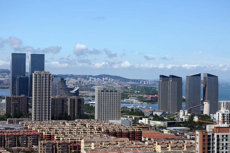 一男子花8万元拍下一套海景房。
只需1000元起拍价，缴纳12000元保证金，就