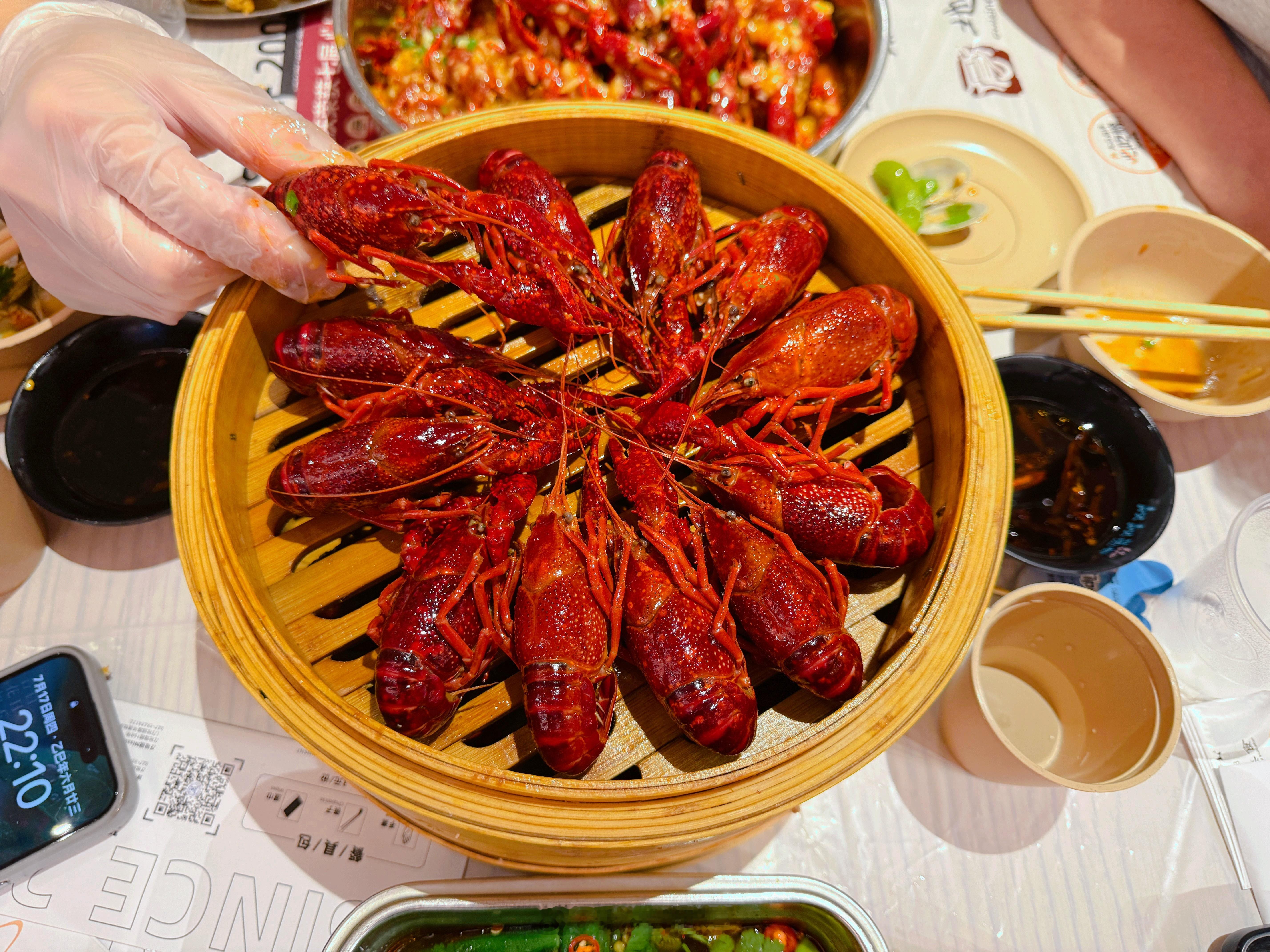 来武汉怎么能少得了一顿小龙虾！！当然 记忆更深刻的是图6的双面风扇 ​​​