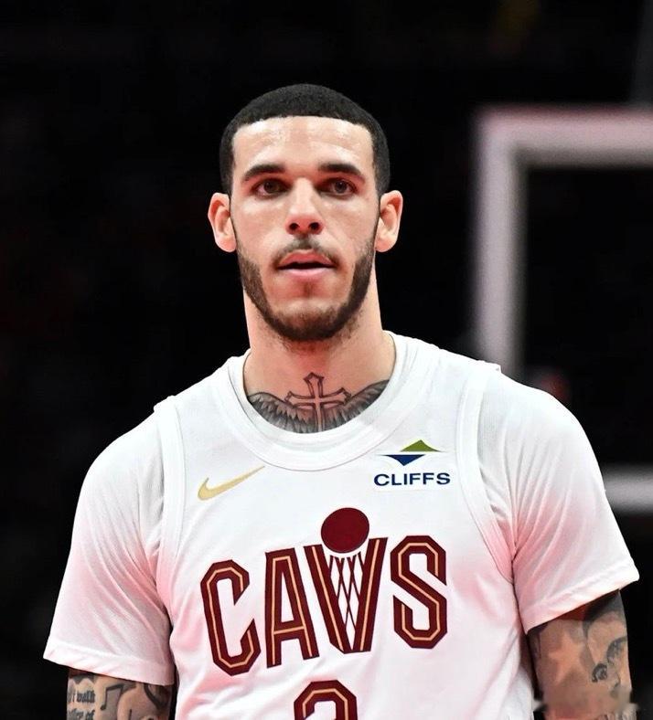 Haynes：多支球队已要求审查朗佐·鲍尔的体检报告，以便决定是否签下这位新自由