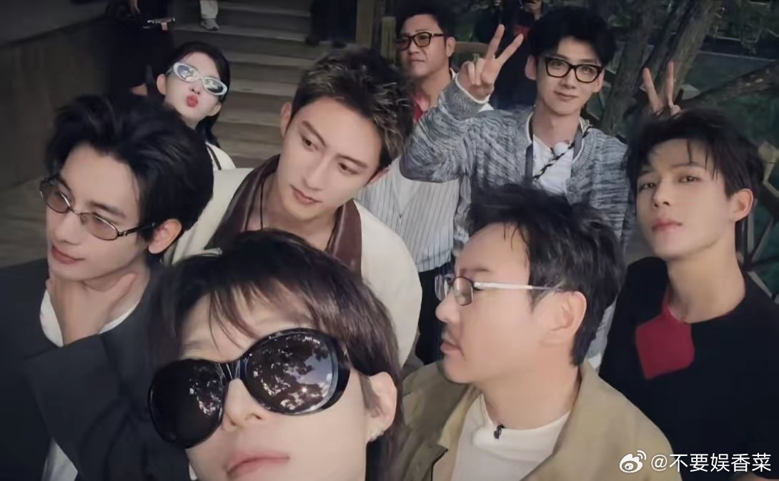现发女嘉宾换成王楚然，不少人直呼比金晨更加合适​先导片和花絮一播，王楚然的存在感
