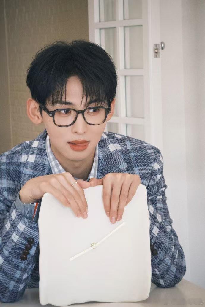 乐华新年全员立flag 乐华家族的活人感确实很强，艺人会直接在社交平台分享真实的