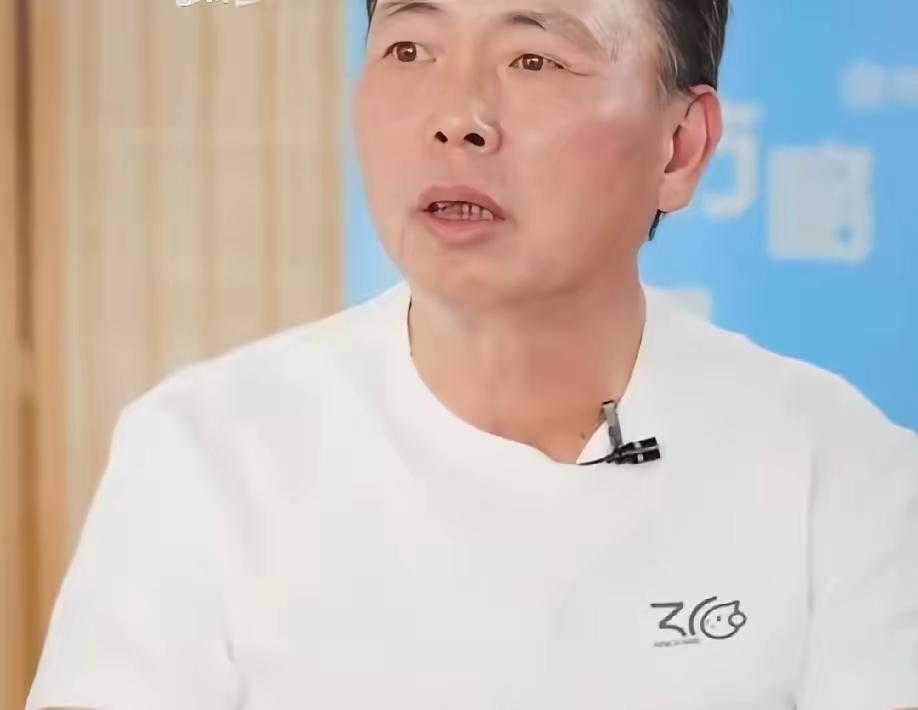 段永平一句话点透长期投资的真相：别被“长期”俩字捆住手脚。
 
有人把长期投资理