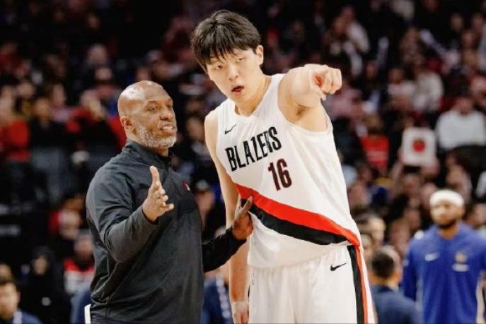 不全是坏事！杨瀚森说不定机会更多，机会往往在变动这后出现，关键提高自身技能。
