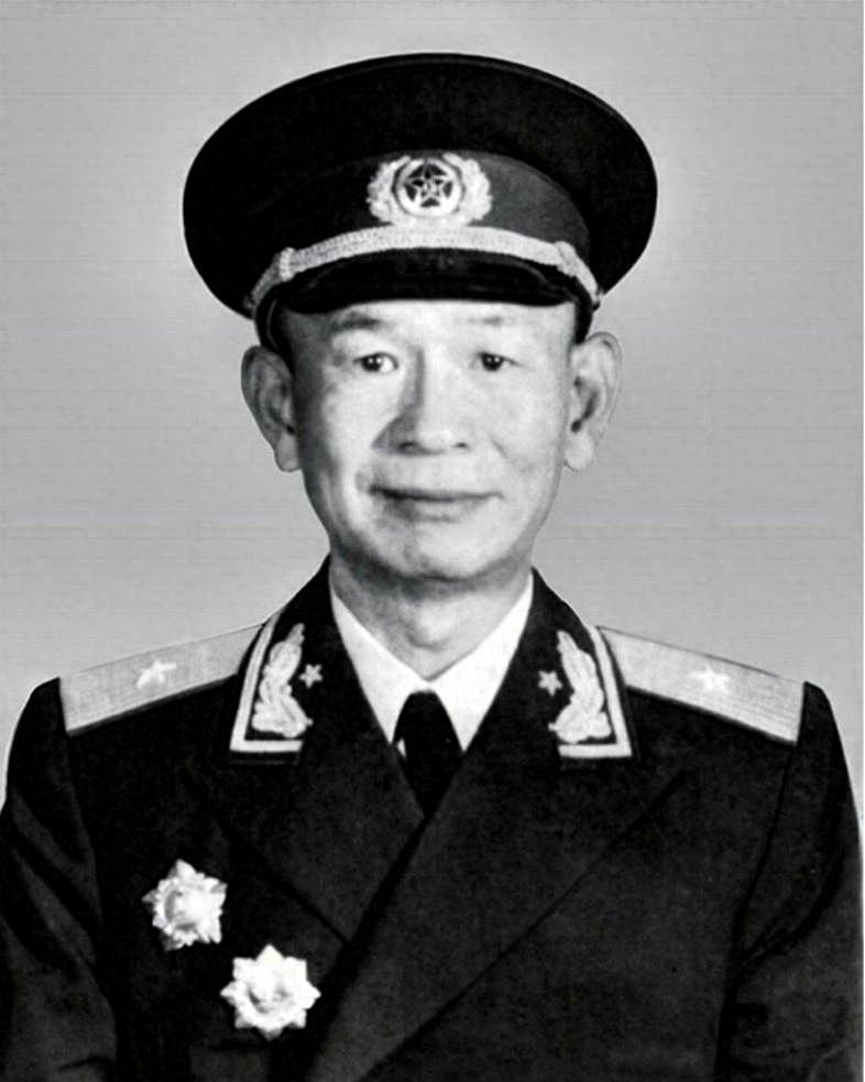 1942年，受父亲与兄长投身抗日的感召，殷希彭的次子殷子毅刚刚十五岁，便义无反顾