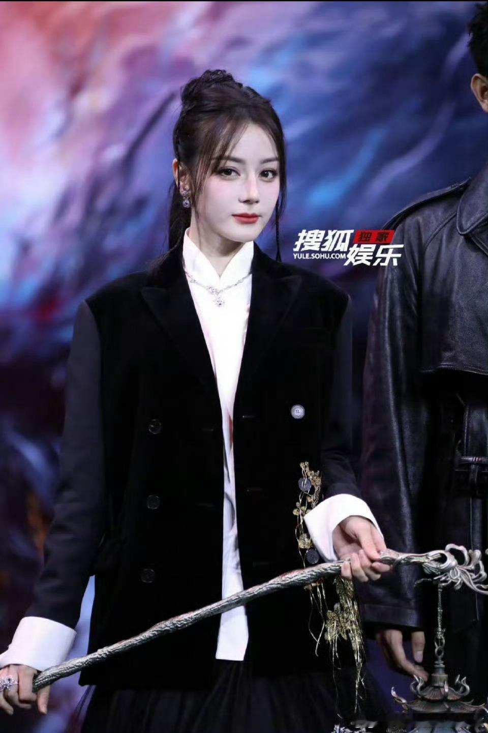 热巴近期造型到底怎么回事，没有一个达到她之前水平的 ​​​