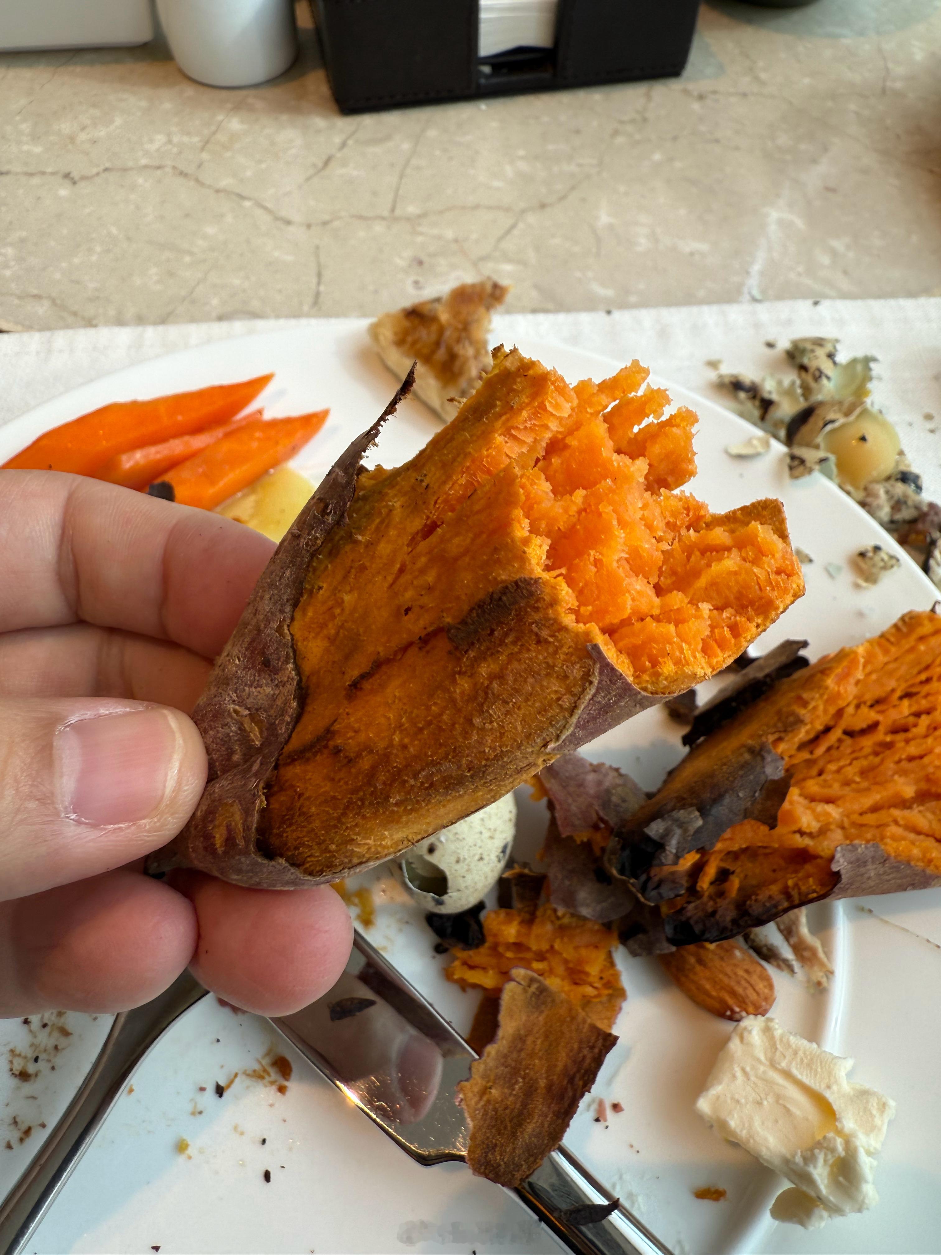 烤红薯定律：最好吃的时刻就是在路边刚买的从火上烤下来热乎的最好吃！但凡买回家后就