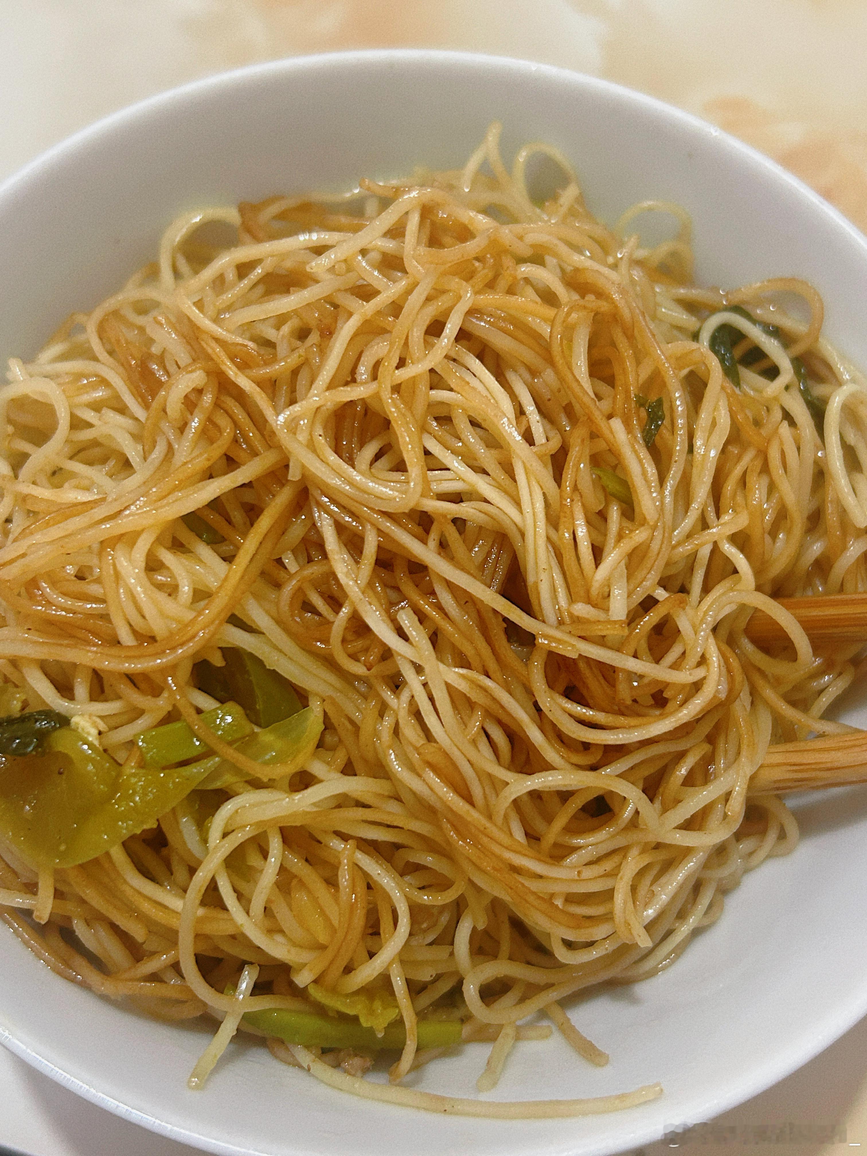 今天推子对我太不友好了。吞了我20多条。化悲痛为食欲。来一碗蒸卤面