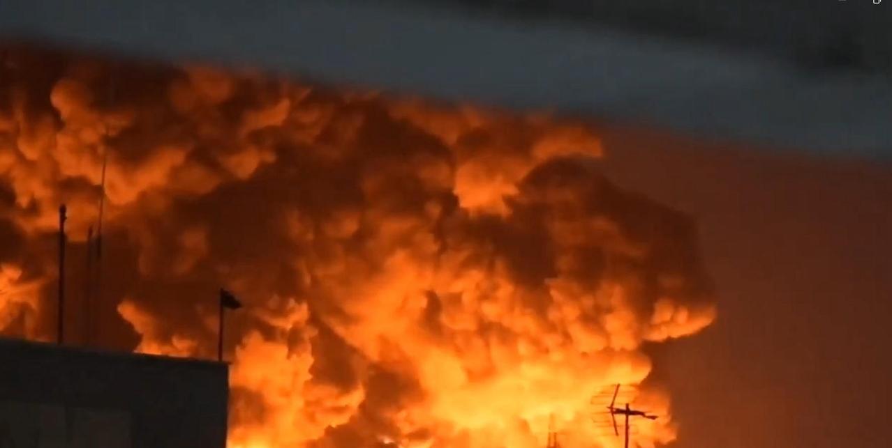 伊朗外交部发言人伊斯梅尔·巴加埃在社交媒体上发了一条指控：美国和以色列计划对伊朗