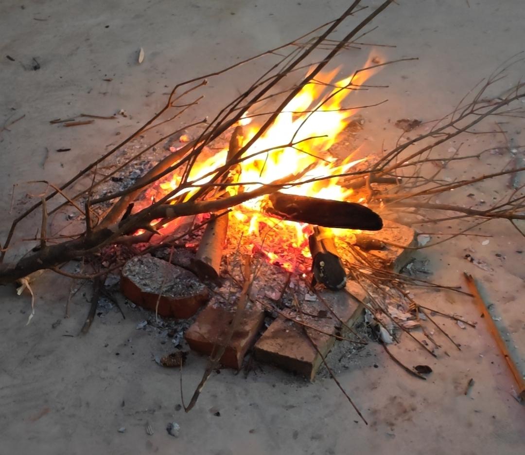 杜弢原本是晋帝国醴陵县长，还攻击过巴蜀流民武装。后来，华丽转身，成为流民武装首领