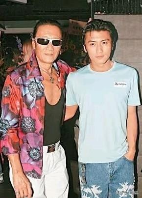 就跟富二代一样的道理，老爹是大富豪，有几个富二代能超过老爹并全面碾压的，万中无一
