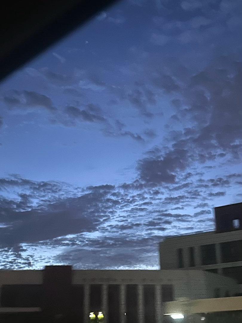 傍晚的天空也很美丽呀。 ​​​