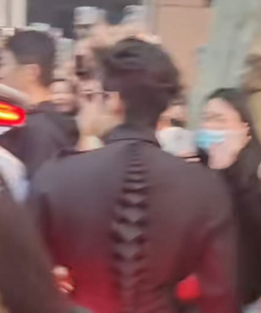 于适GM上班路透于适把刺穿身上了于适GM上班路透来啦，把刺穿身上了吧，帅帅的 ​
