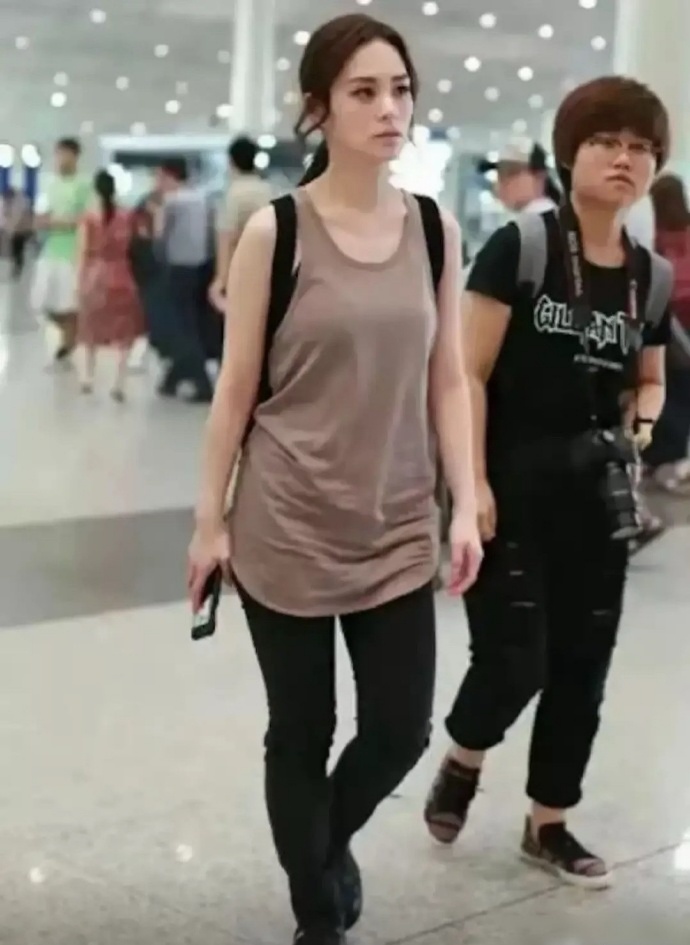 阿娇真的是脸在江山在，长得美穿什么衣服都好看 ​ ​​​