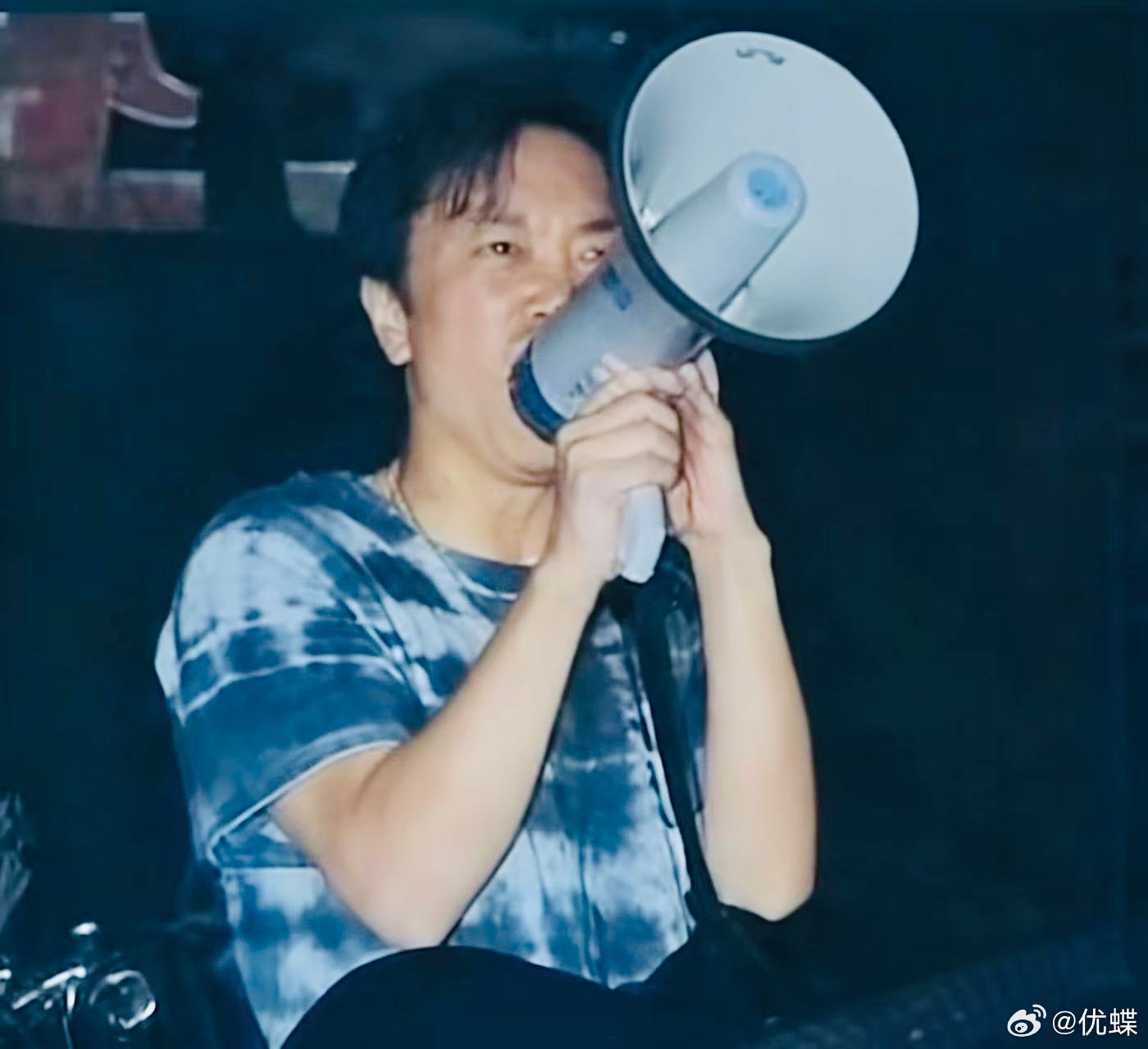 “崔健时间”；只有老崔一个人不是花花草草…… 