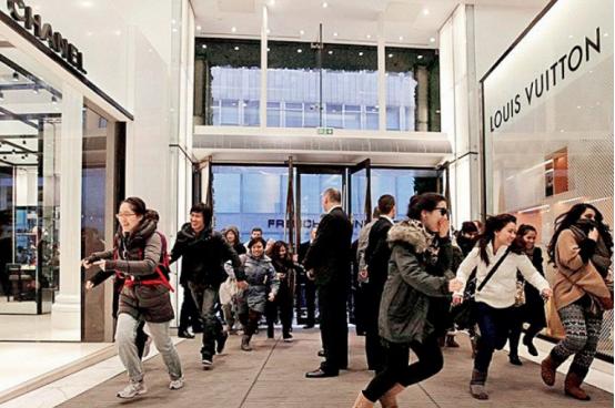 11月还没过半，社会上就出现三个“反常”现象，风向彻底变了！
 
数据显示，从1